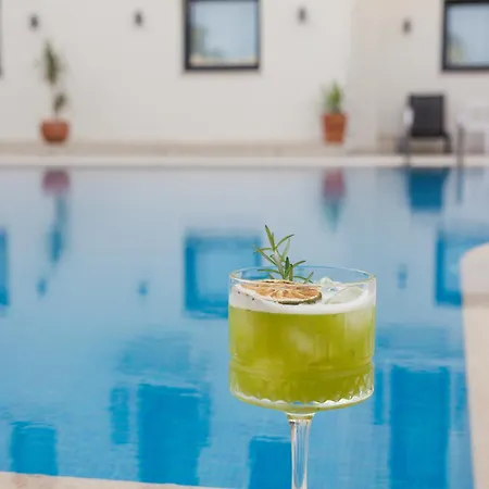Corner Boutique Hotel 3*