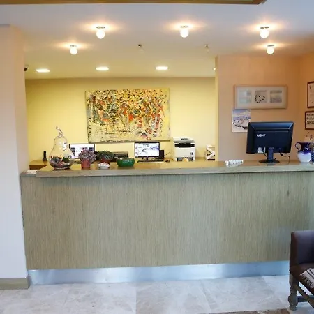 Corner Boutique 바이즈