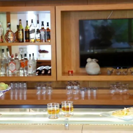 Corner Boutique 3* 바이즈