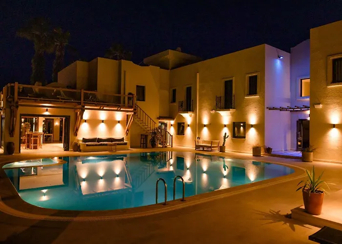 Corner Boutique Hotel 3*