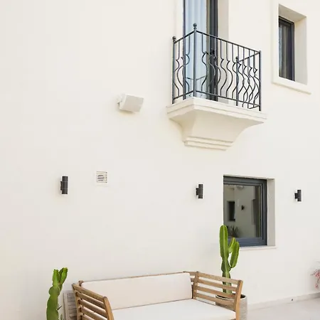 Corner Boutique Bitez