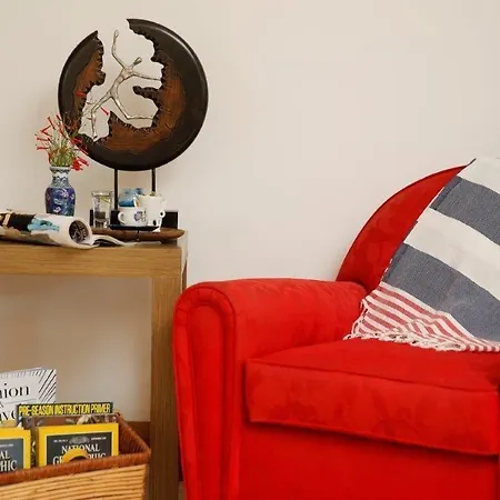 Corner Boutique 3*