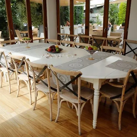 Corner Boutique Hotel 3*